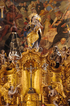 Hauptaltar in der Klosterkirche Aldersbach