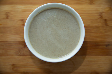 Eggs beaten with salt water are sprinkled on the flour and flour is rubbed . Umac soup.