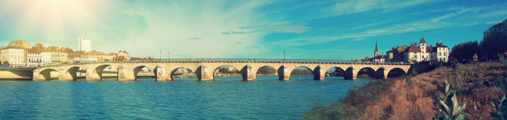 Fototapeta na wymiar Panorama of bridge in Macon, France
