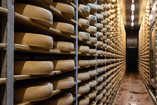 Cave de cComt&eacute;