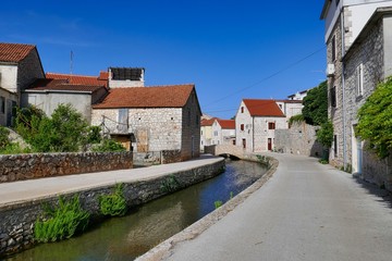 Fototapeta na wymiar river in the village of Vrboska Croatia