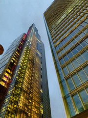 Fototapeta premium skyscrapers at night