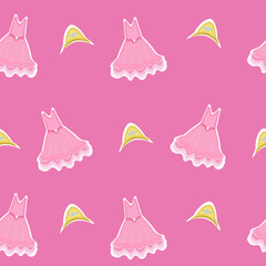 Obraz premium Seamless vector pattern with princess crown and elegant dress. textile or paper. girlish pattern on pink background