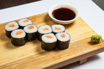 Maki salmon