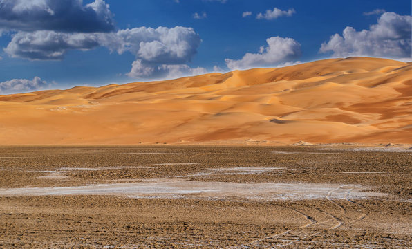 A valley view in the desert with sand dunes, Liwa desert, Moreeb dunes Liwa, Liwa motor festival, empty quarter