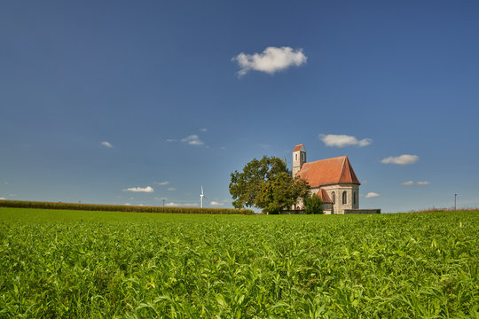 Kirche, St. Alban, Tacherting, Peterskirchen, Schnaitsee, Landkreis Traunstein, Oberbayern, Bayern, Deutschland, Idylle, Landschaft