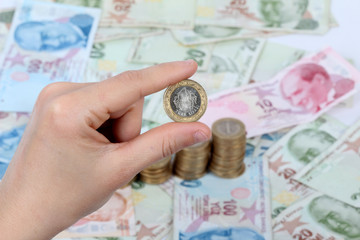 1 pounds of turkey on a handful of paper money