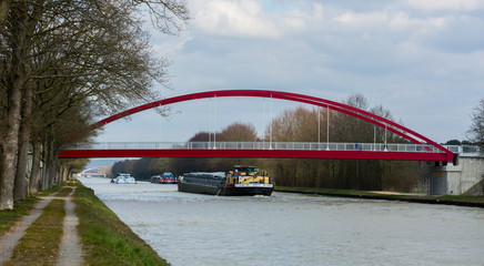 Fototapeta na wymiar bridge over the EMS canal, germany