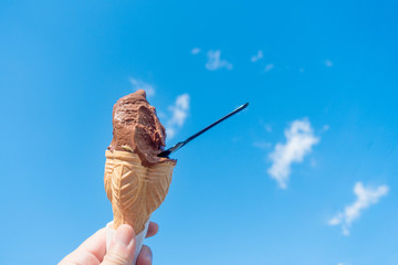 牧場のジェラートと青空 / 北海道札幌市