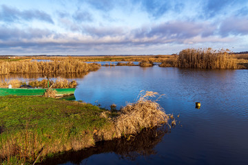 Narwiański Park Narodowy. Rzeka Narew. Szosa Kruszewska, Waniewo, Kurowo, Podlasie, Polska © podlaski49