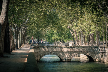 Quai de la Fontaine à Nîmes