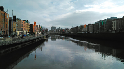 Fototapeta na wymiar River crossing city in Ireland