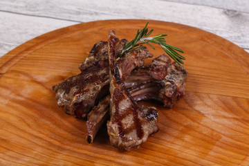 Grilled lamb with rosemary