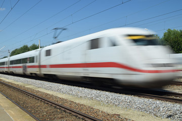 Fototapeta na wymiar ICE - Deutsche Bahn
