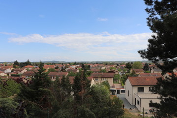 Fototapeta na wymiar Vue sur les toîts de la ville de Corbas - Ville de Corbas - Département du Rhône - France