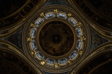Fototapeta na wymiar Inside the St. Isaac's Cathedral in St. Petersburg