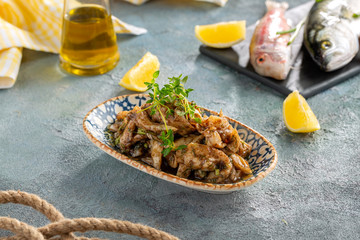 Appetizers and snacks that go well next to Turkish raki