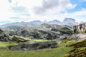 Fototapeta na wymiar Lago Ercina