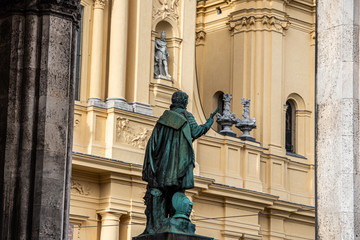 Fototapeta premium Monumentos y torres de Munich