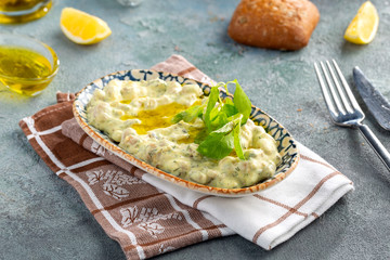 Appetizers and snacks that go well next to Turkish raki