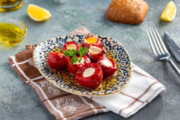 Appetizers and snacks that go well next to Turkish raki