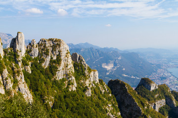 Fototapeta na wymiar Panorama on Italian Alps in a sunny day