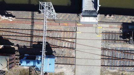 Bahngleise neben der Elbe