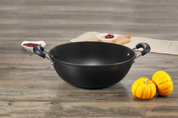 Iron pot