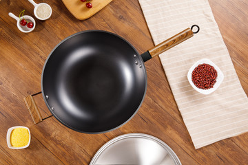 Iron pot
