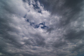 Himmel mit dramatischen Wolken
