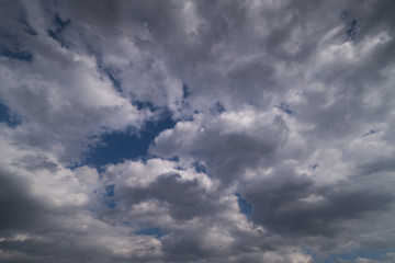 Himmel mit dramatischen Wolken