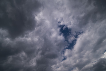 Himmel mit dramatischen Wolken