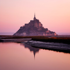 Fototapeta premium Sunset over the Mont Siant Michel, Normandy