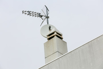 TV antenna, satellite antenna and chimney