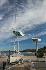 Segelboot am Olympia Hafe Schilksee, Kieler Förde, Ostsee