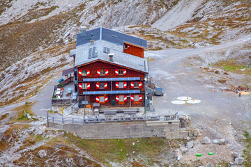 Die Lienzer Dolomiten mit der Karlsbader Hütte