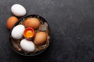 White and brown chicken eggs