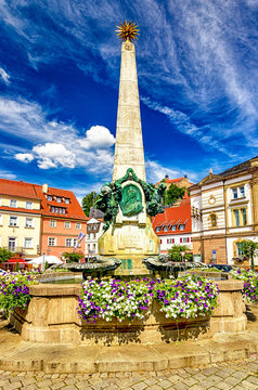Luitpoldbrunnen auf dem Marktplatz von Kulmbach in Oberfranken, Bayern, Deutschland