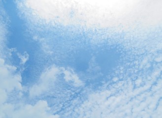 日本の田舎の風景　6月　青空と雲