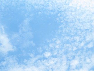 日本の田舎の風景　6月　青空と雲