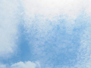 日本の田舎の風景　6月　青空と雲