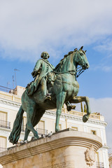 Fototapeta na wymiar プエルタ・デル・ソル　カルロス3世騎馬像 