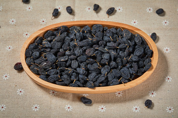 Dried raisins in a container
