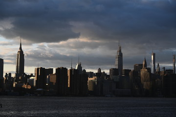 new york city skyline sunset