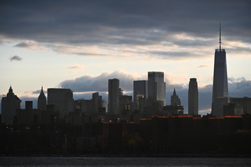 Fototapeta na wymiar new york city skyline sunset