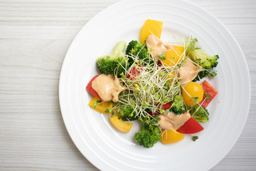 ブロッコリーとパプリカのサラダ