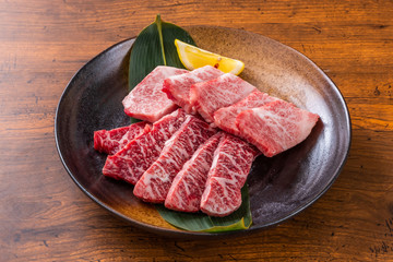 和牛で焼肉　Japanese style luxury grilled beef