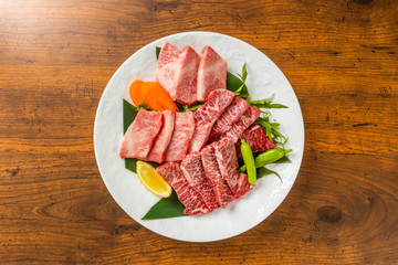 和牛で焼肉　Japanese style luxury grilled beef