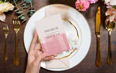 Placement card on a dish