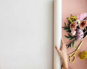 Flowers with a banner - obrazy, fototapety, plakaty